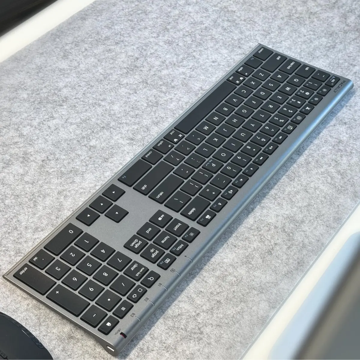 Macally ACEBTKEYSG Wireless Bluetooth Keyboard for Mac - 110 Keys, 20 Shortcuts, Numeric Keypad, Space Gray - view 7