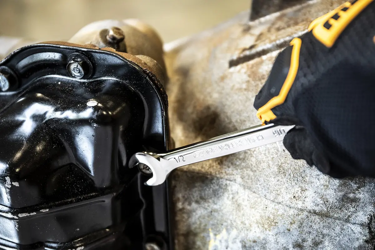 GEARWRENCH 1" 90T 12 Point Ratcheting Combination Wrench | 25.4mm (1") Jaw Capacity, 34cm (13.56") Length - view 5