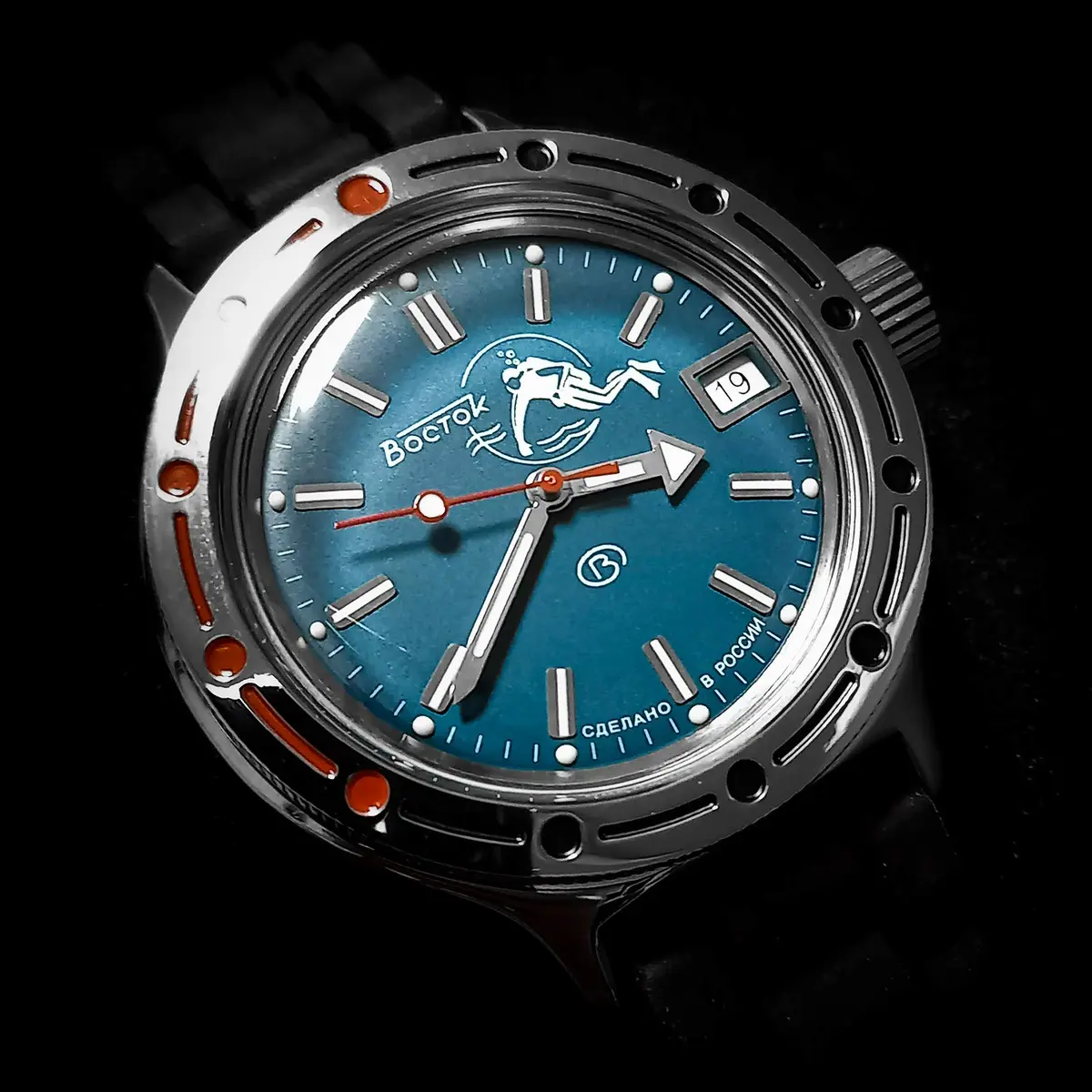VOSTOK Amphibia 420059 Diver Watch 40mm Stainless Steel | Water-Resistant 200m - view 3