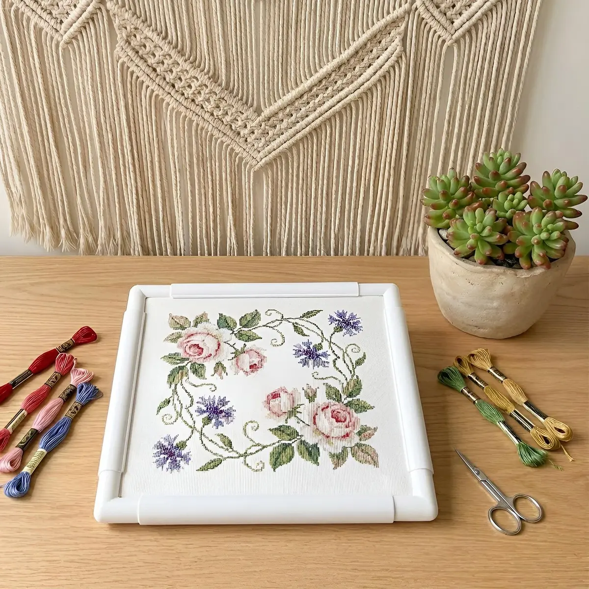Wool Queen Universal Clip Frame 43.1x43.1 cm (17"x17") | Damage-Free Plastic Craft Hoop for Embroidery & Cross-Stitch - view 4