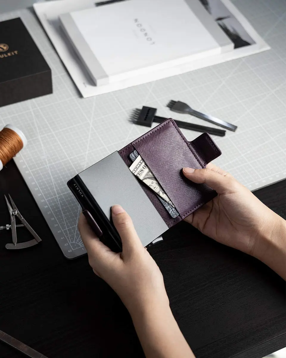 VULKIT Credit Card Holder RFID Blocking Leather Wallet | Slim, Durable & Secure (70-120 chars) - view 7