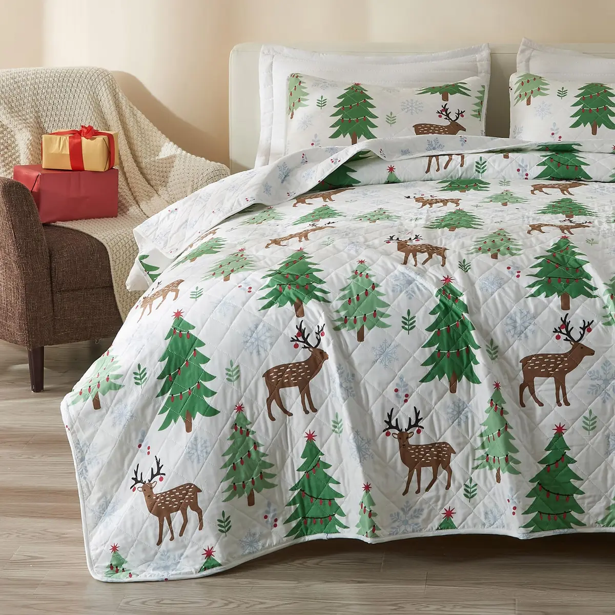 Great Bay Home King Size Christmas Quilt Set with Shams | Reversible Holiday Pattern, Microfiber, All-Season Comfort (70-120 chars) - main product image