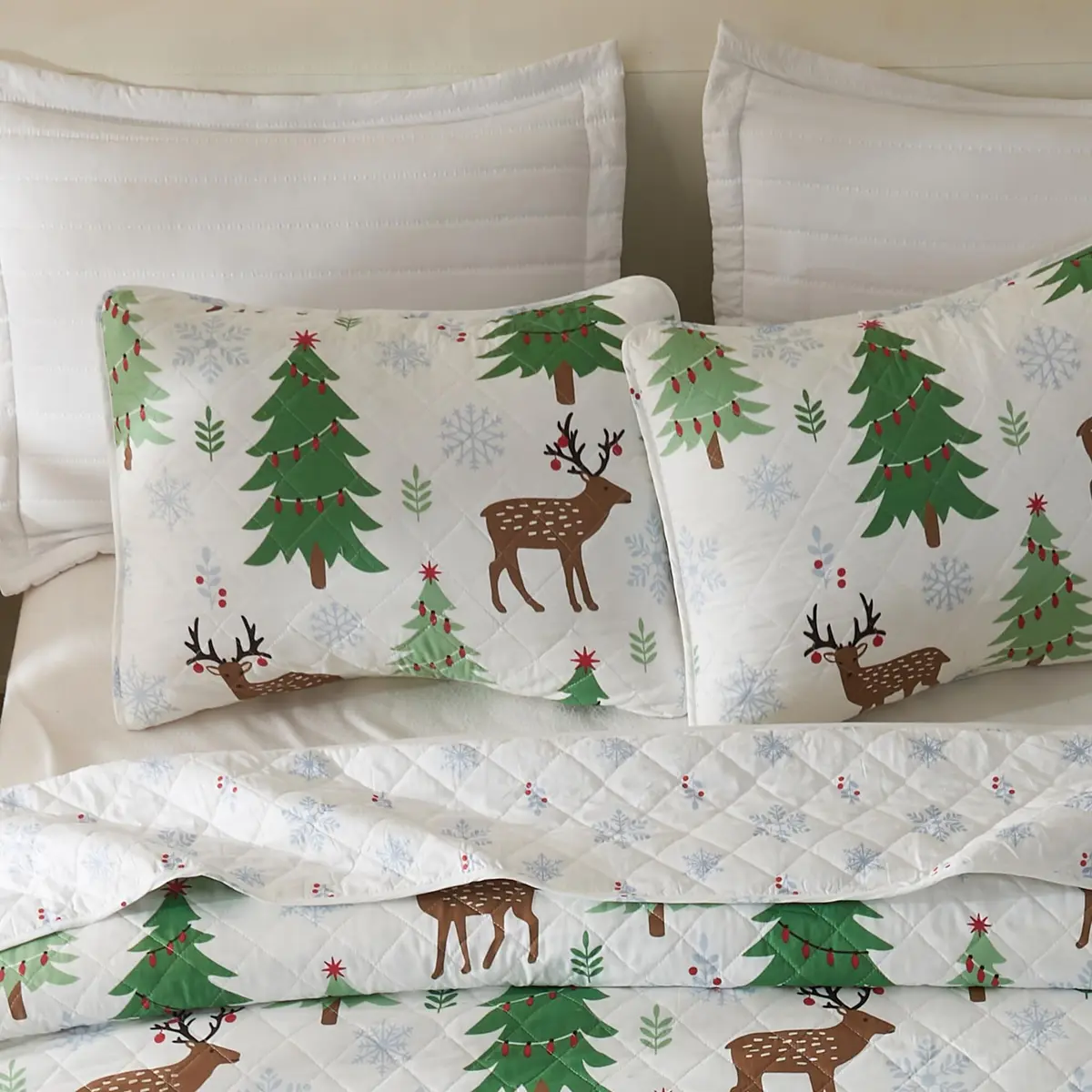 Great Bay Home King Size Christmas Quilt Set with Shams | Reversible Holiday Pattern, Microfiber, All-Season Comfort (70-120 chars) - view 2