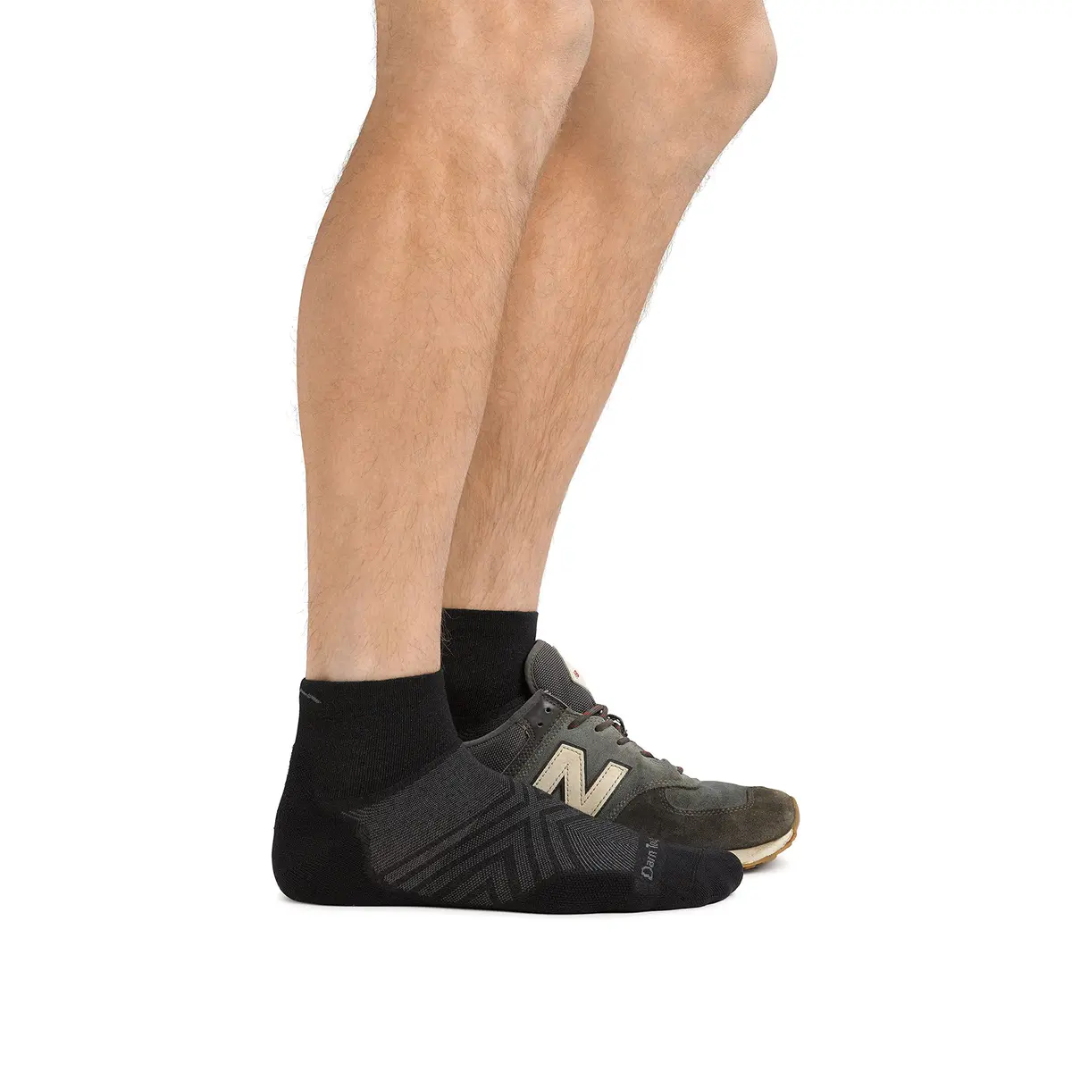 Darn Tough Vermont Men's Run 1/4 Ultra-Lightweight with Cushion Sock (Style 1040) - Black, Large - view 2