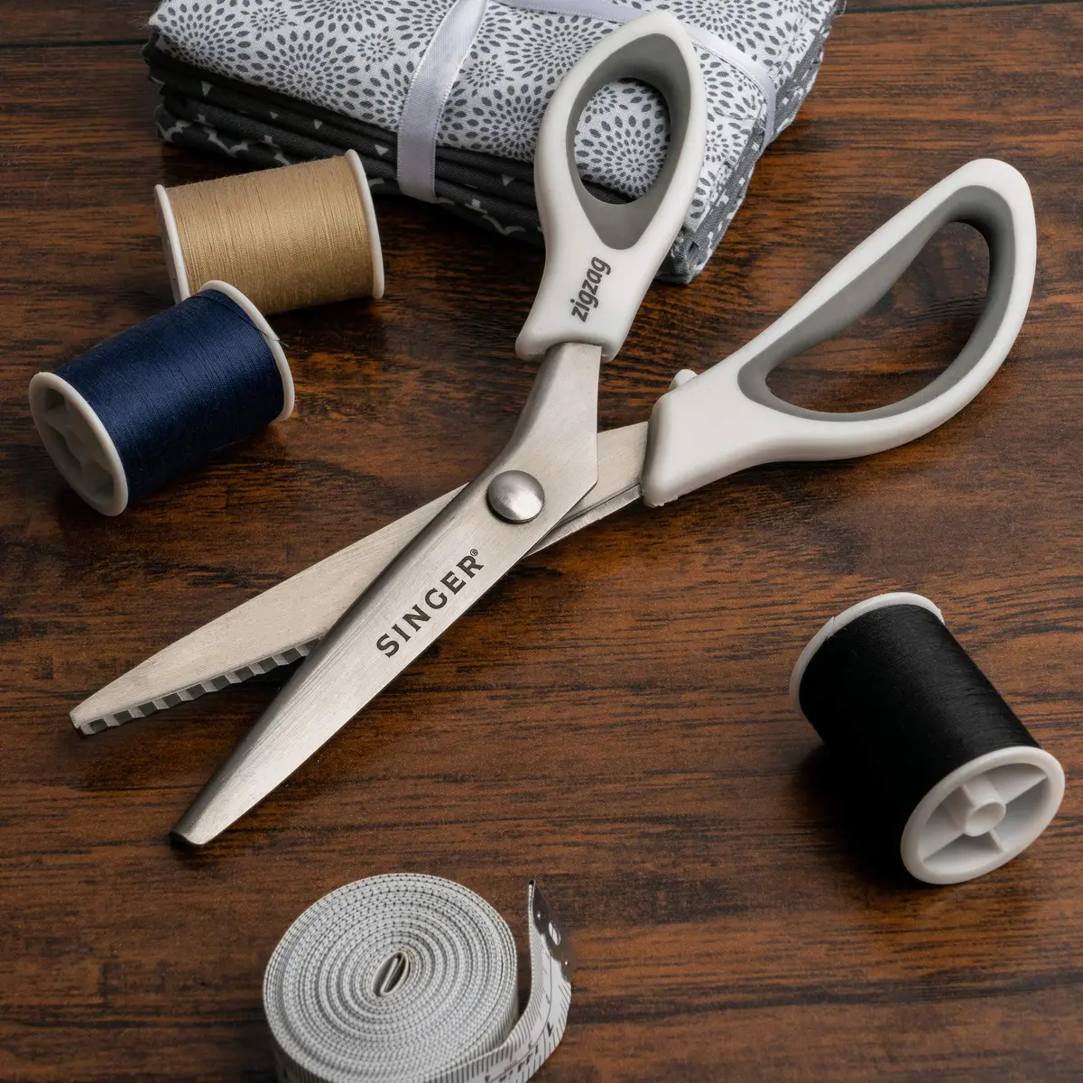 SINGER 9" Pinking Shears Stainless Steel Zigzag Edge | Precision Fabric Cutting Tool - view 2