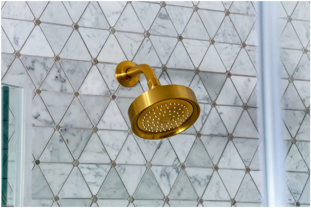 Kohler MasterShower Shower Arm and Flange 7.5-inch (19 cm) with Vibrant Brushed Moderne Brass Finish | Solid Brass Construction - view 3