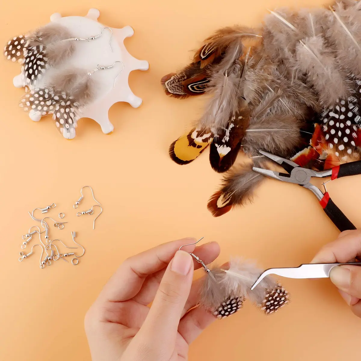 MWOOT Assorted Craft Feathers 180Pcs | Natural Chicken Feathers for DIY Crafts & Decorations - view 6