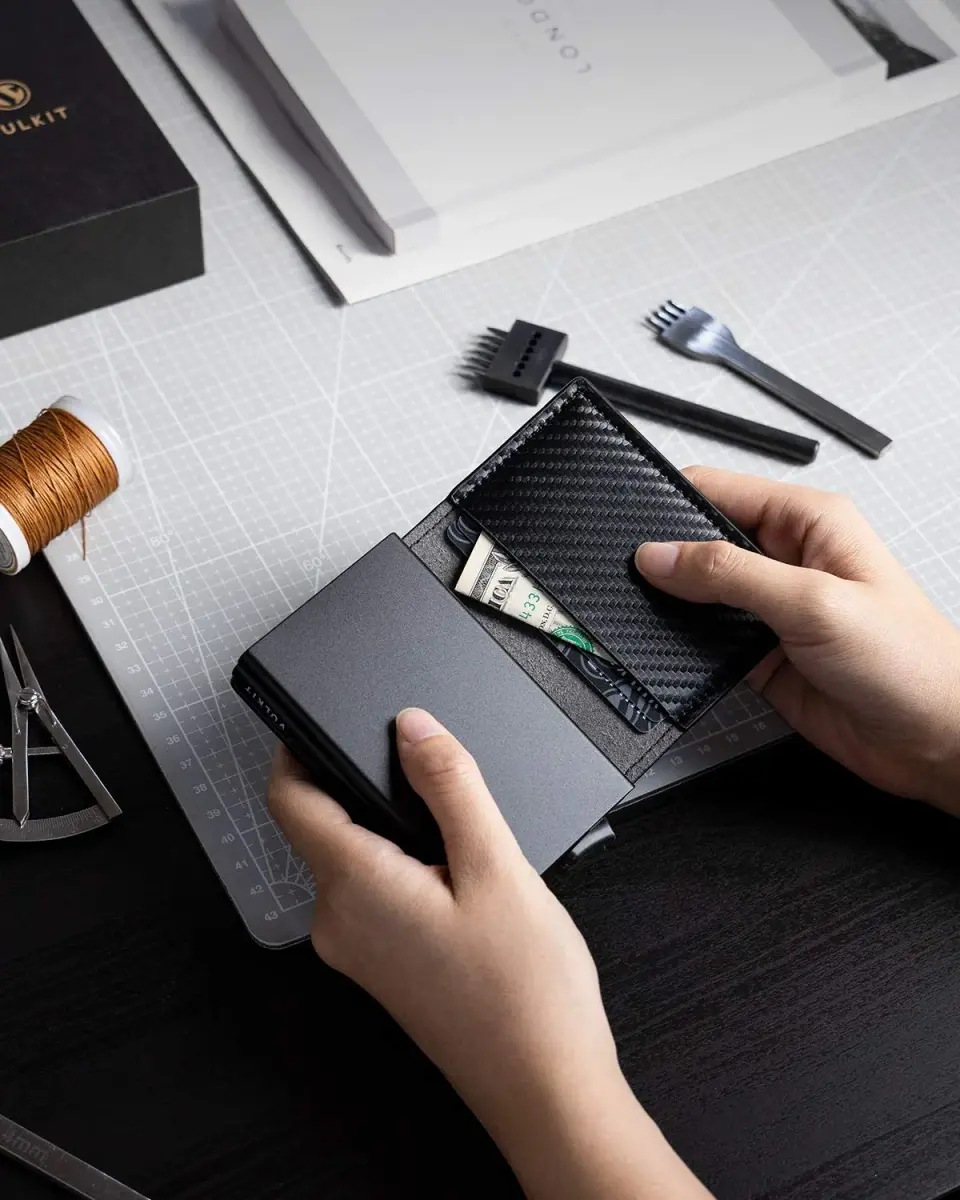 VULKIT Pop Up Double Card Case 11.9cm (4.7in) | RFID Blocking Leather & Carbon Fiber - view 7