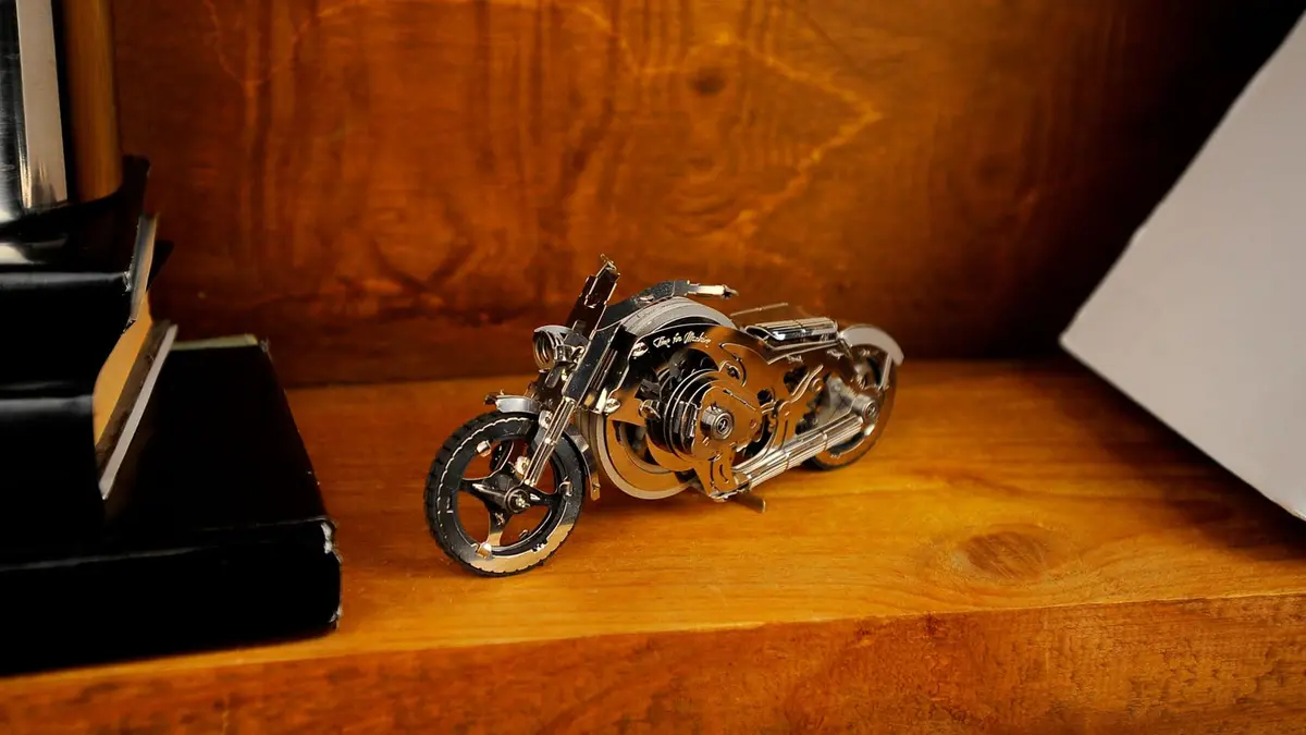 Time for Machine Chrome Rider Mechanical 3D Puzzle 580 g (1.215 lb) | Adult Model Kit with Flywheel Mechanism - view 8