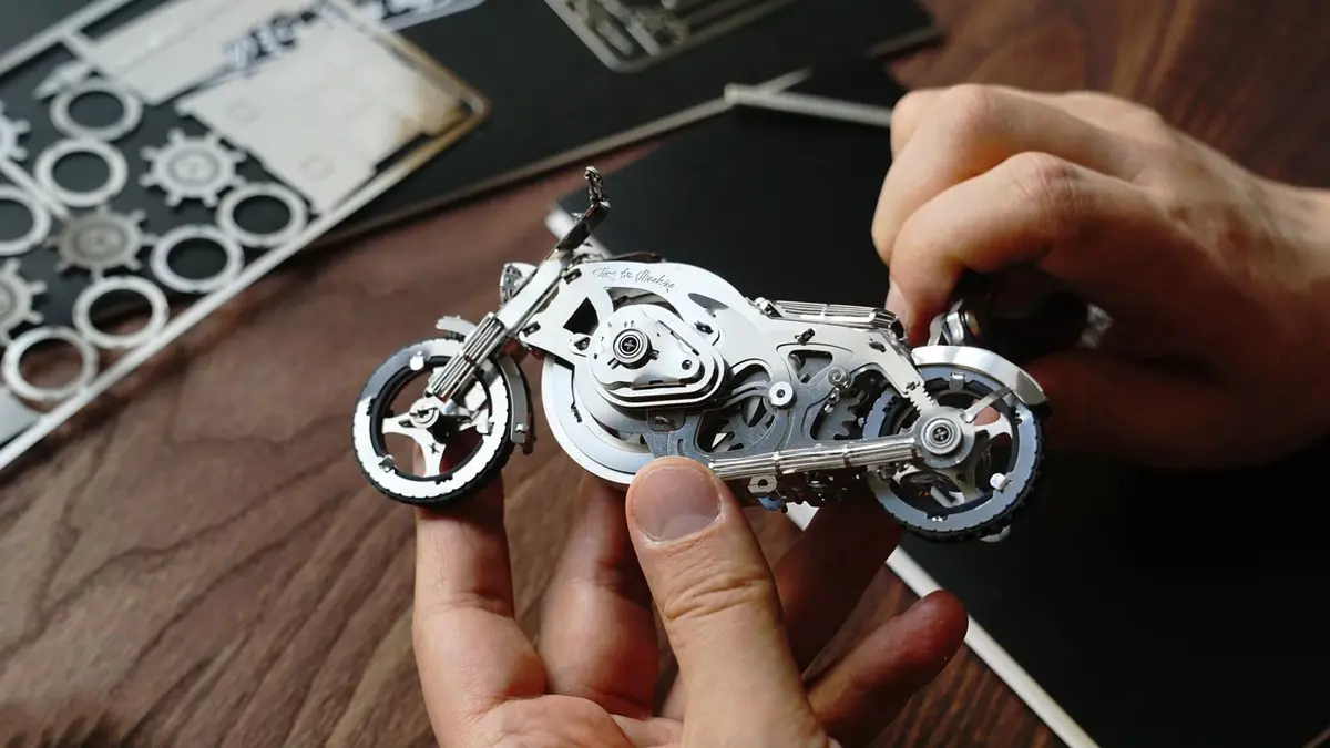 Time for Machine Chrome Rider Mechanical 3D Puzzle 580 g (1.215 lb) | Adult Model Kit with Flywheel Mechanism - view 4
