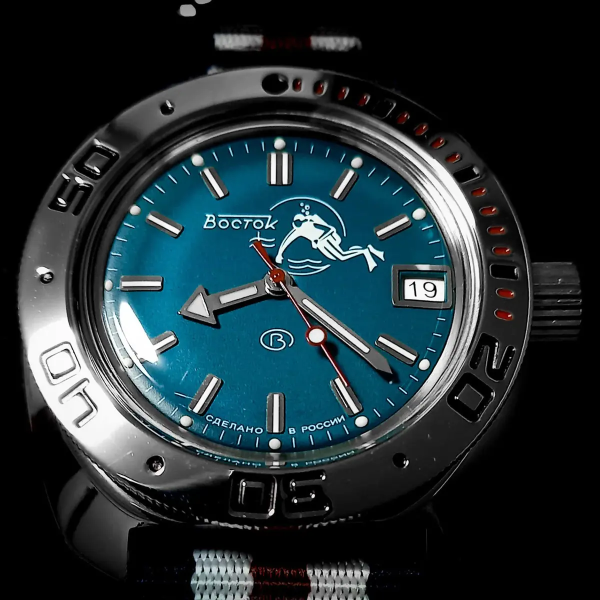 VOSTOK Amphibia 710059 Scuba Dude Automatic Watch 40mm (1.57 in) with Black Nylon Strap - view 3
