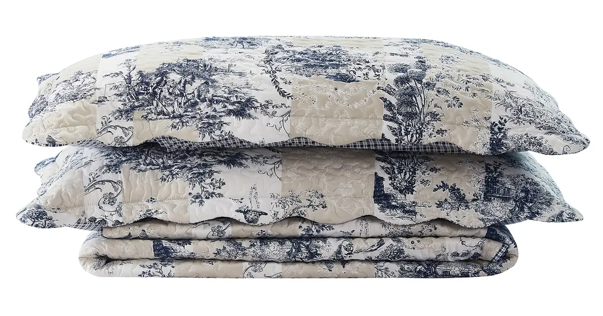 Brilliant Sunshine Blue Toile Quilt Set, Beige & Ivory Patches | Elegant All-Season King Size Bedding - view 9