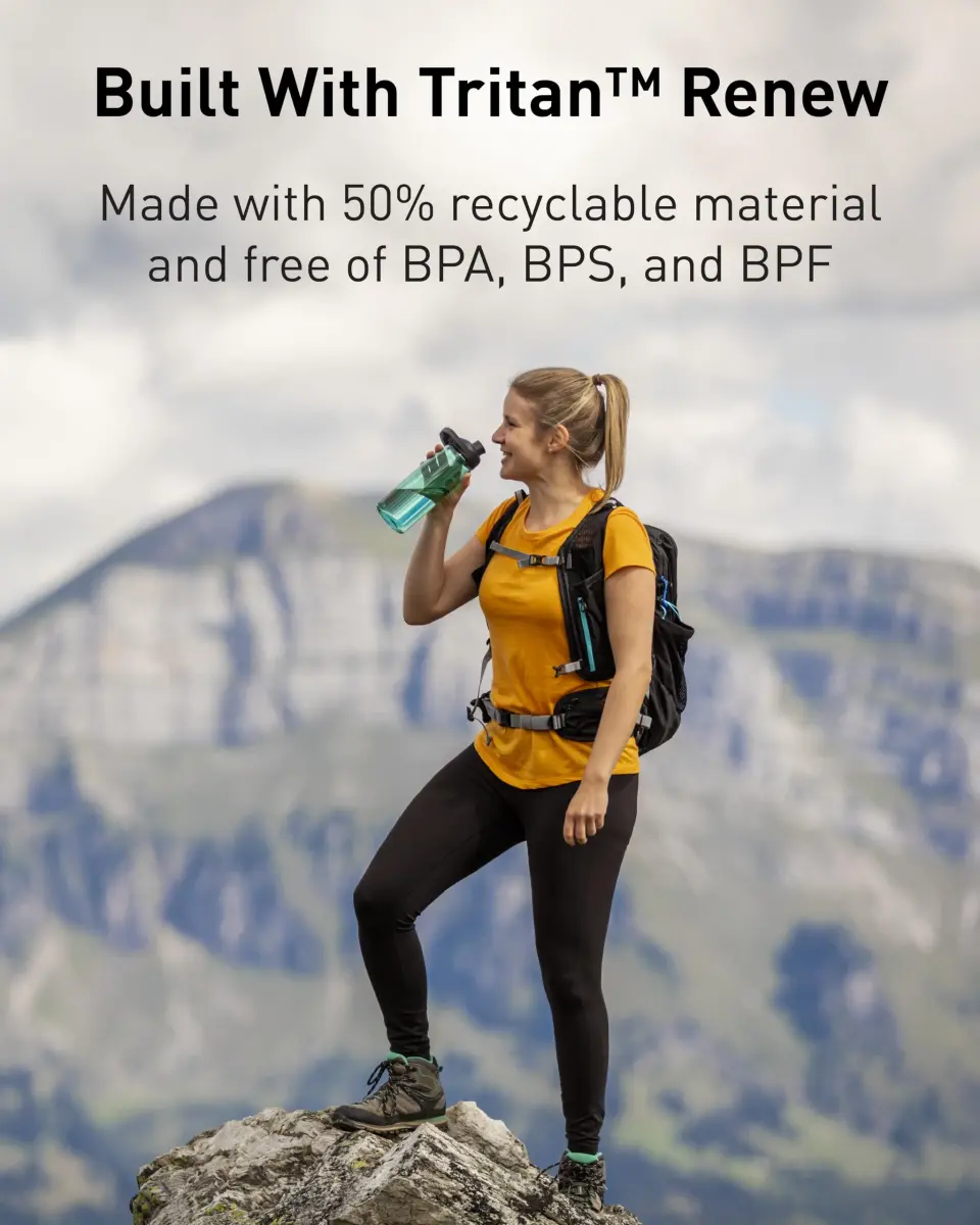 CamelBak Chute Mag Water Bottle 25oz (740ml) Charcoal | Magnetic Cap & Carry Loop - view 3