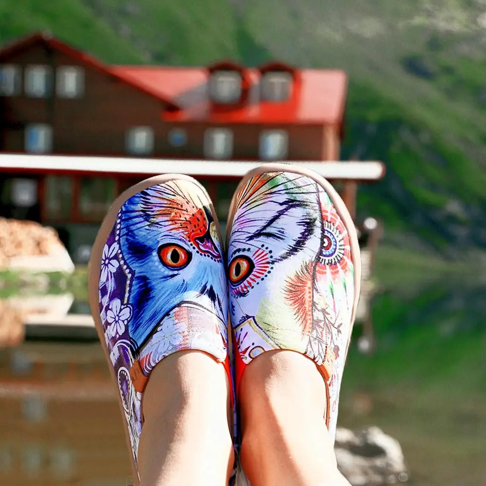UIN Women's Lightweight Canvas Sneakers Flat Art Painted Cat Travel Shoes Cheer Up (9.5) | Comfortable Slip-On Design - view 3