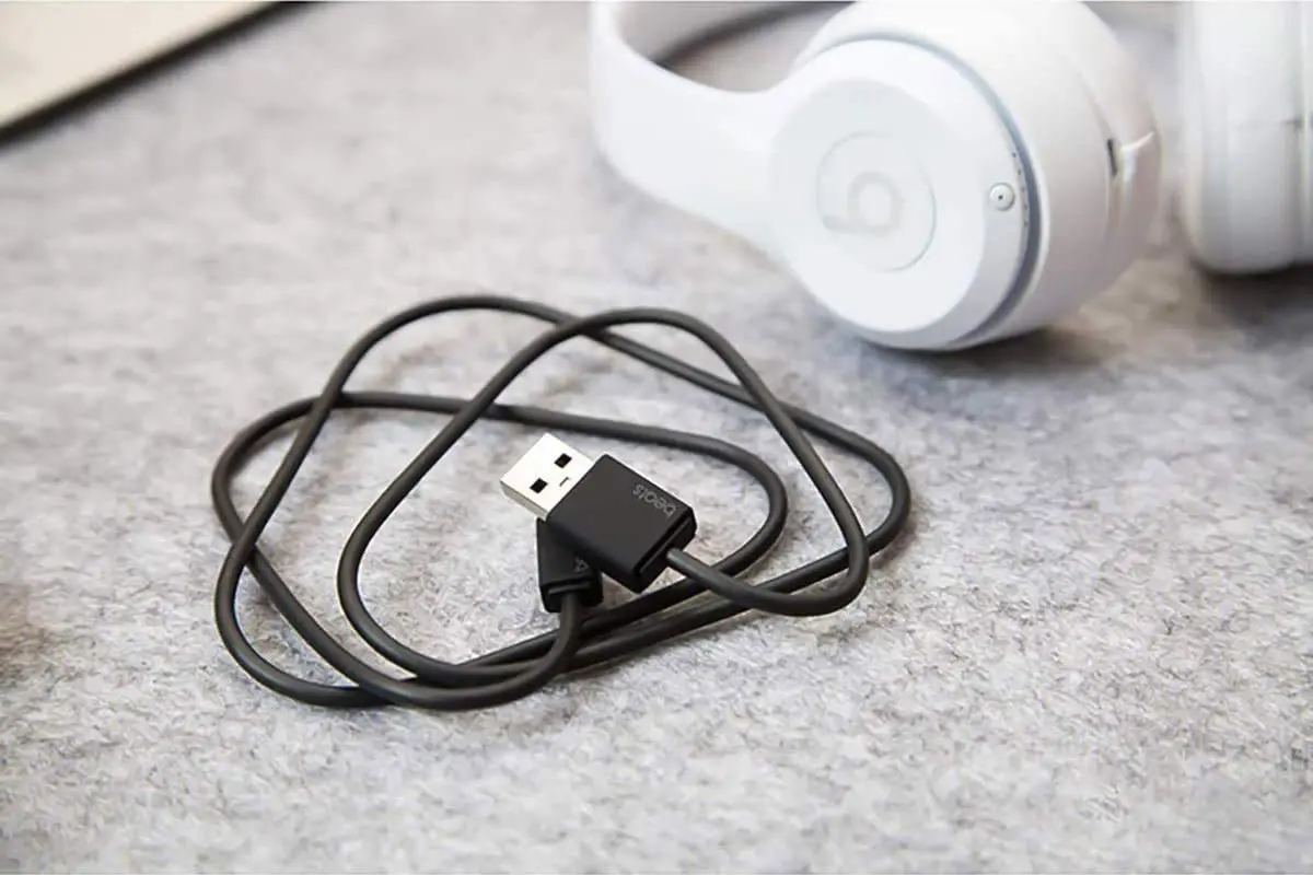icevein Micro USB Charging Cable for Beats Solo & Pill Speakers | 3.3ft Black - view 4