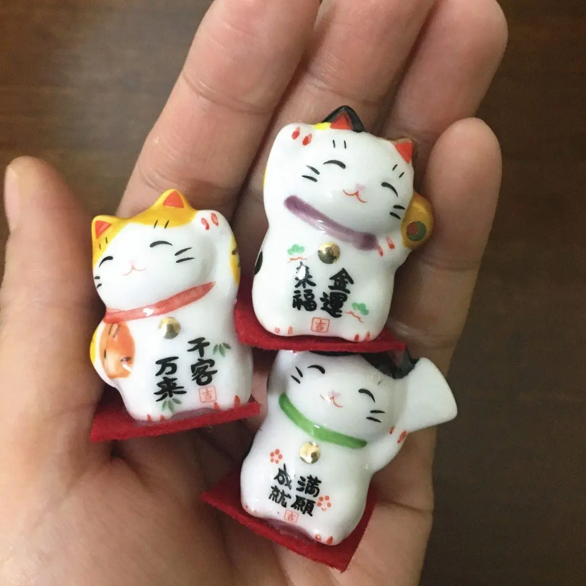 EatingBiting Set of 3 Japanese Maneki Neko Lucky Cat Figurines | Ceramic Decor Ornaments - view 2
