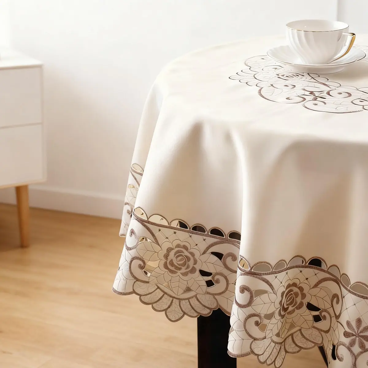 WELLYUK 15 Inch (38.1 cm) Round Vintage Embroidered Brown Flower Lace Tablecloth | Elegant Home Decoration - view 4