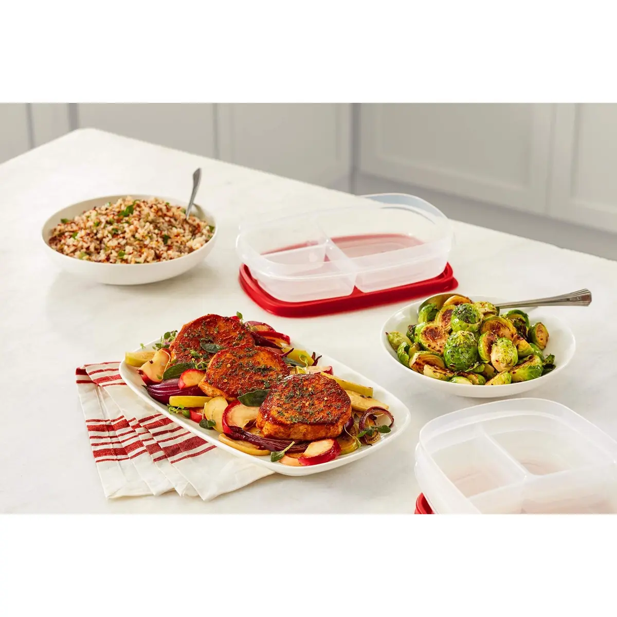 Rubbermaid EasyFindLids Meal Prep Containers 5.1 Cup Red | Modular, Stackable & Microwave Safe - view 5