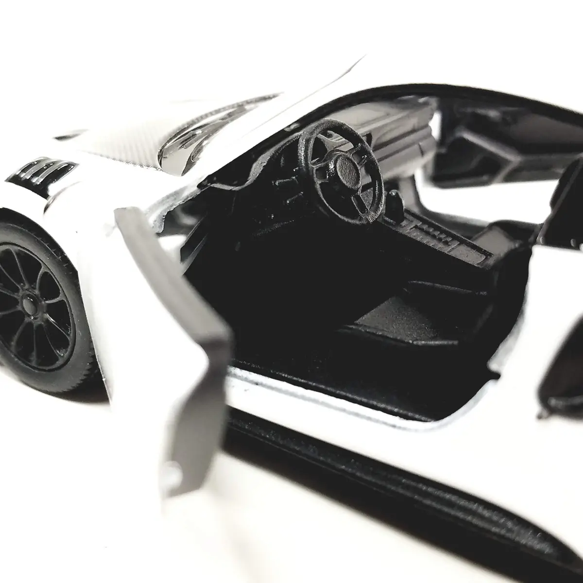 KiNSMART 2010 Porsche 911 GT2 RS 1:36 Scale 5" Die Cast Metal Model Toy Sports Car | White - view 4
