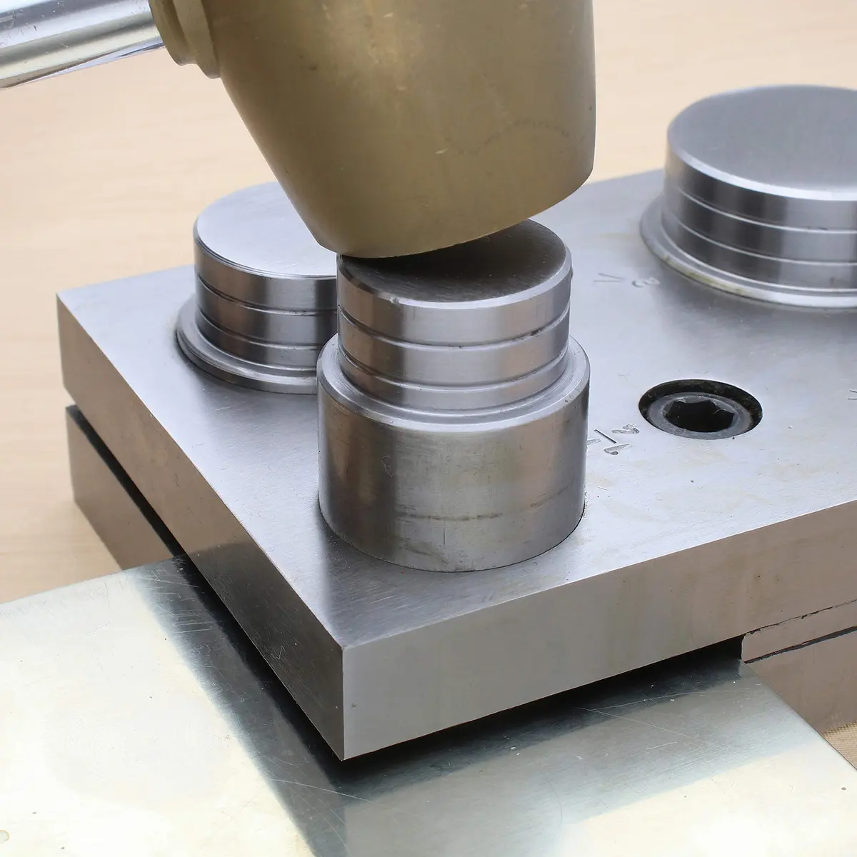 The Beadsmith Steel Circle Disc Cutter Set with 4 Punches and Die | Perfect Circles from Soft Metals - view 6