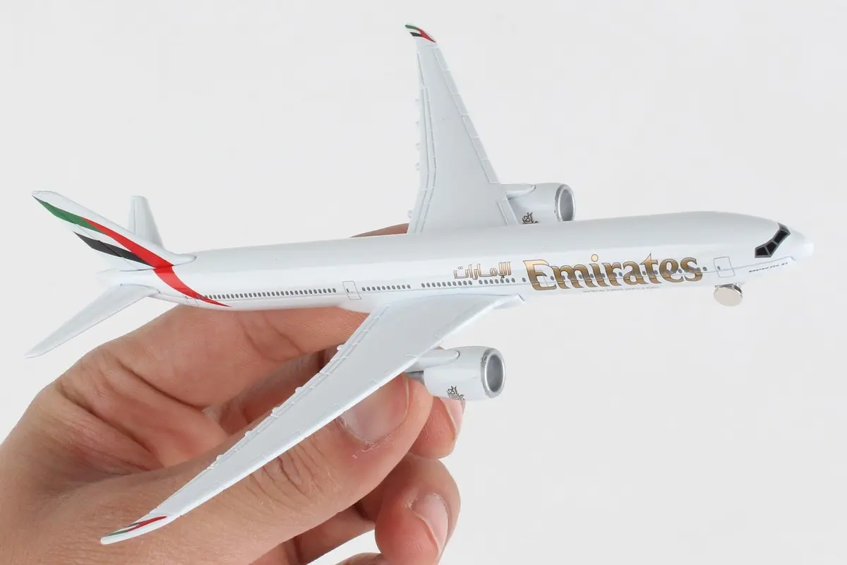 Daron Toy Airplane Emirates 777x | Die-Cast Metal Model for Kids 3+ - view 9