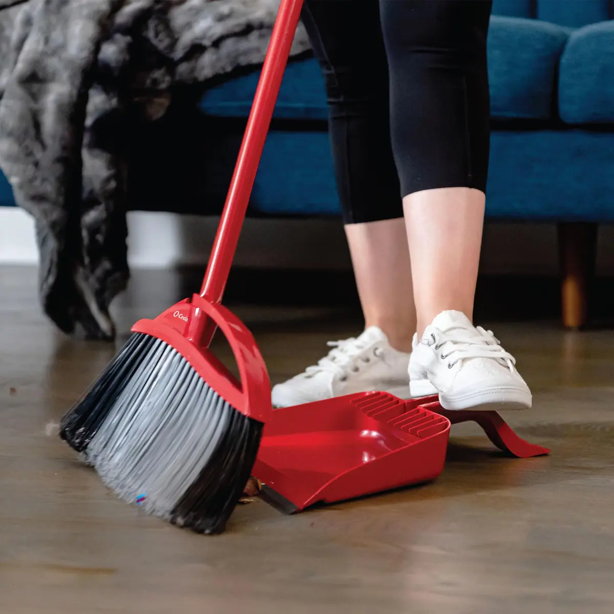 O-Cedar Pet Pro Broom with Step-On Dustpan | Removes Over 99% of Dust & Pet Hair | Quiet Cleaning Tool for Dog & Cat Owners - view 9
