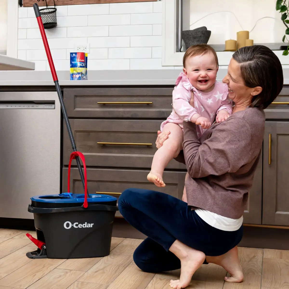 O-Cedar RinseClean Spin Mop & Bucket System with 2 Microfiber Mop Heads | Cleans with Clean Water | Removes 99% of Bacteria - view 9