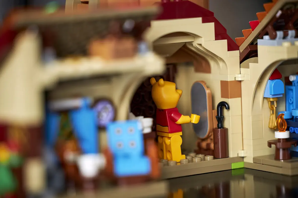 LEGO 21326 Ideas Winnie the Pooh House Set 1265 Pieces | Disney Collection for Adults - view 5