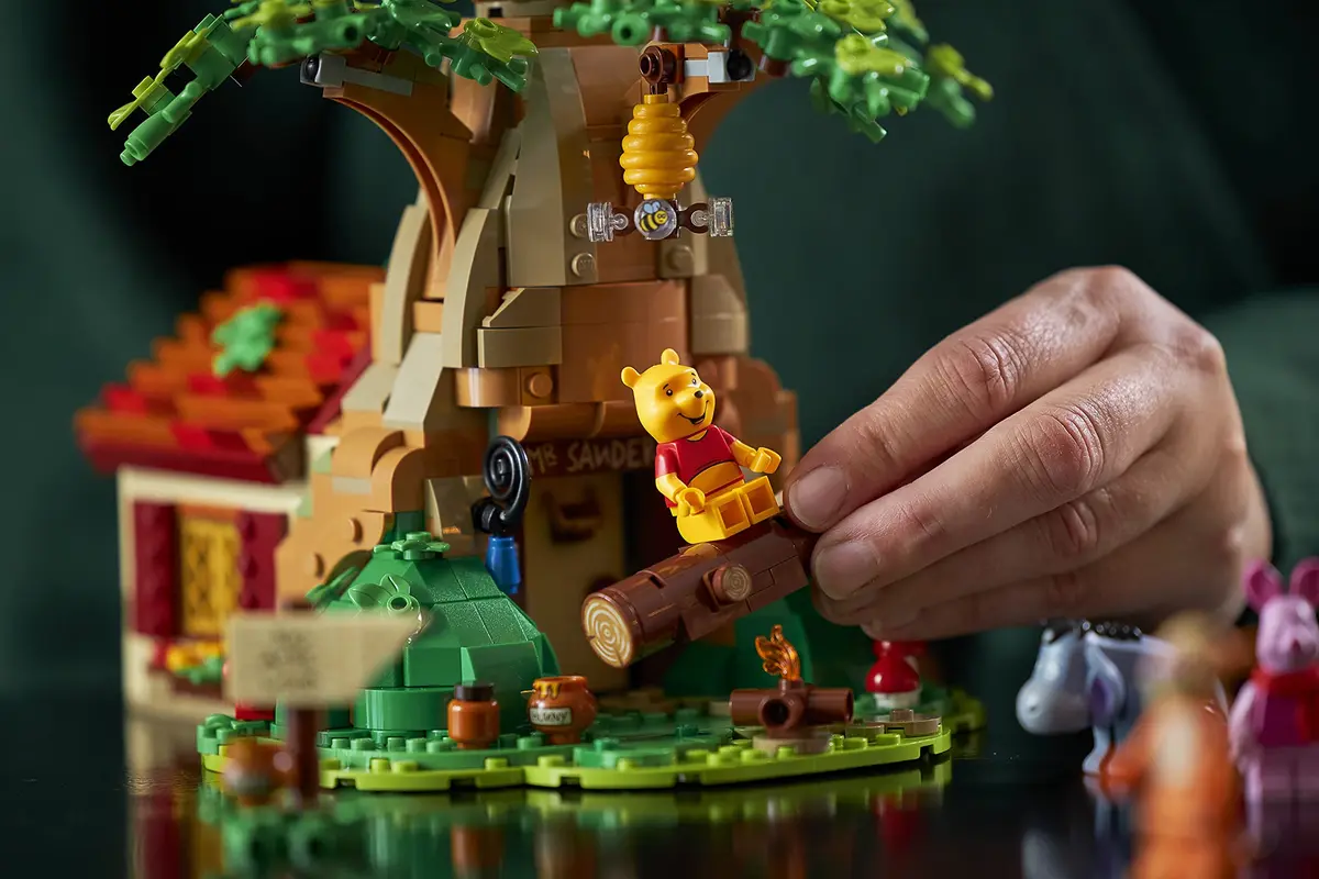 LEGO 21326 Ideas Winnie the Pooh House Set 1265 Pieces | Disney Collection for Adults - view 8