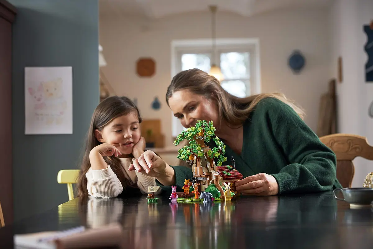 LEGO 21326 Ideas Winnie the Pooh House Set 1265 Pieces | Disney Collection for Adults - view 9
