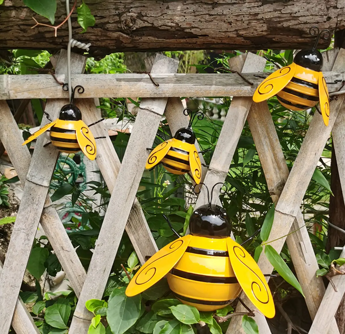 Yungeln Metal Wall Art Set of 4 Bumble Bees 10cm (3.97in) | Adds Whimsical Charm to Your Garden - view 4