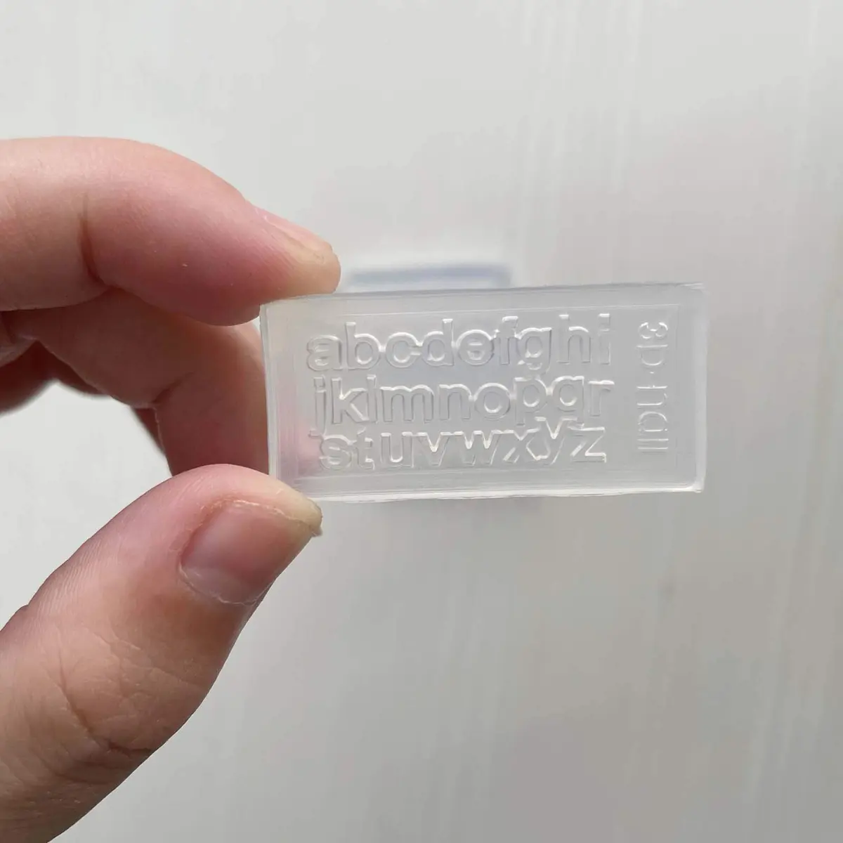 Maiguang 3Pcs Mini Resin Letter Number Molds 4cm (1.6"x 0.8"x 0.2") | DIY Nail Art & Jewelry Pendant Making Tools - view 5