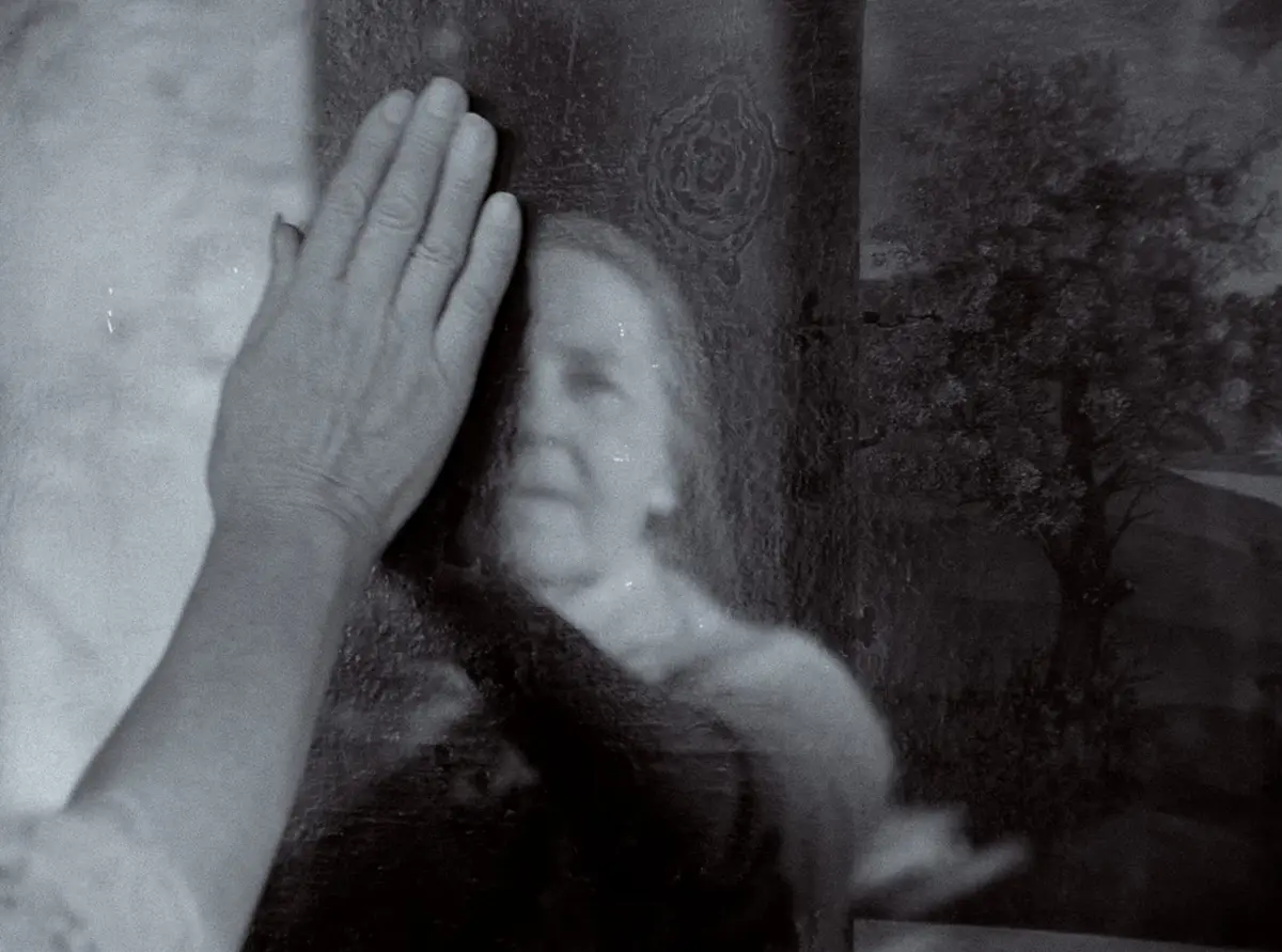 The Criterion Collection Mirror Blu-ray | 2-Disc Special Edition with Tarkovsky Documentary - view 2