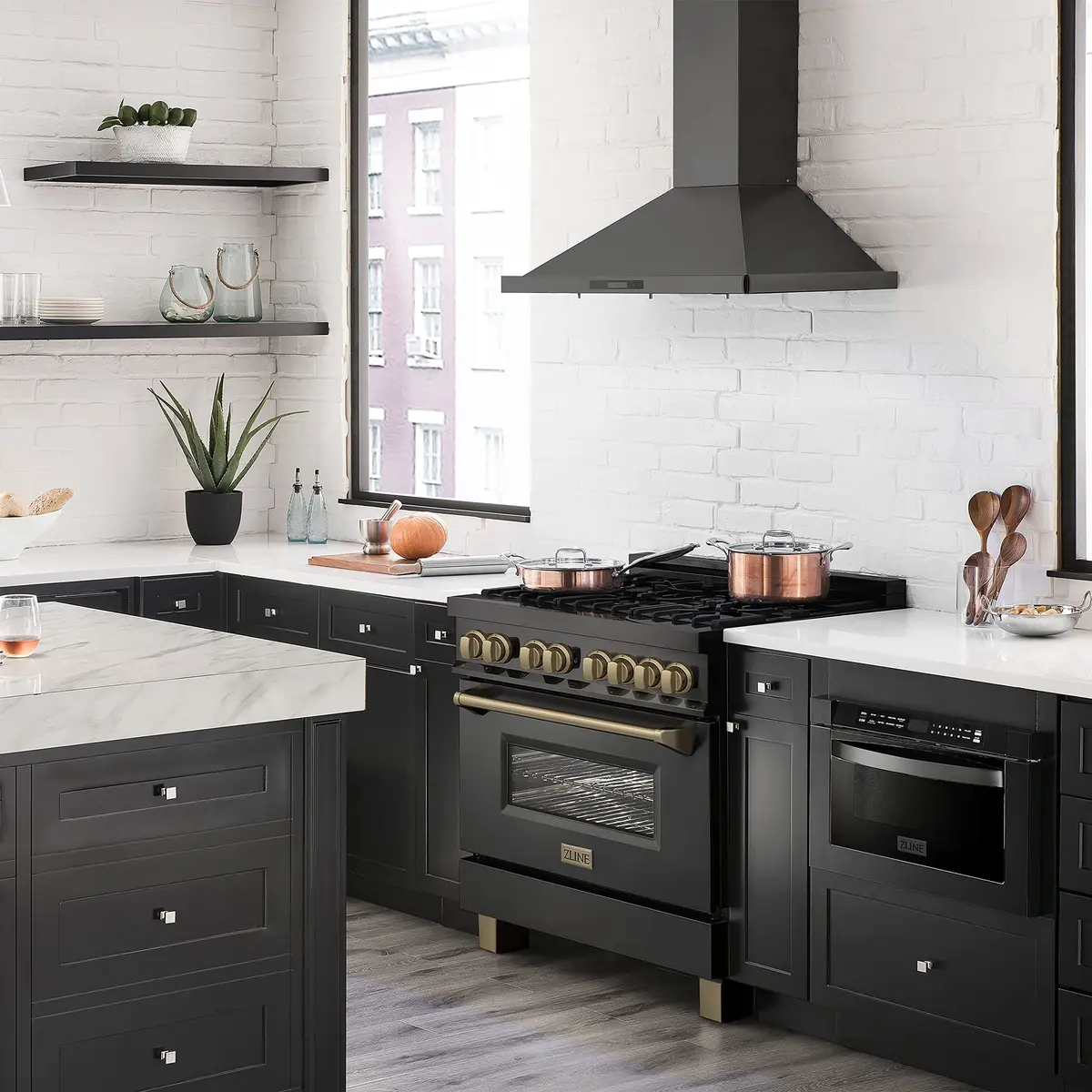 ZLINE Autograph Edition 36 in. 4.6 cu. ft. Dual Fuel Range with 6 Burner Gas Cooktop and Electric Convection Oven in Black Stainless Steel and Champagne Bronze Accents - view 6