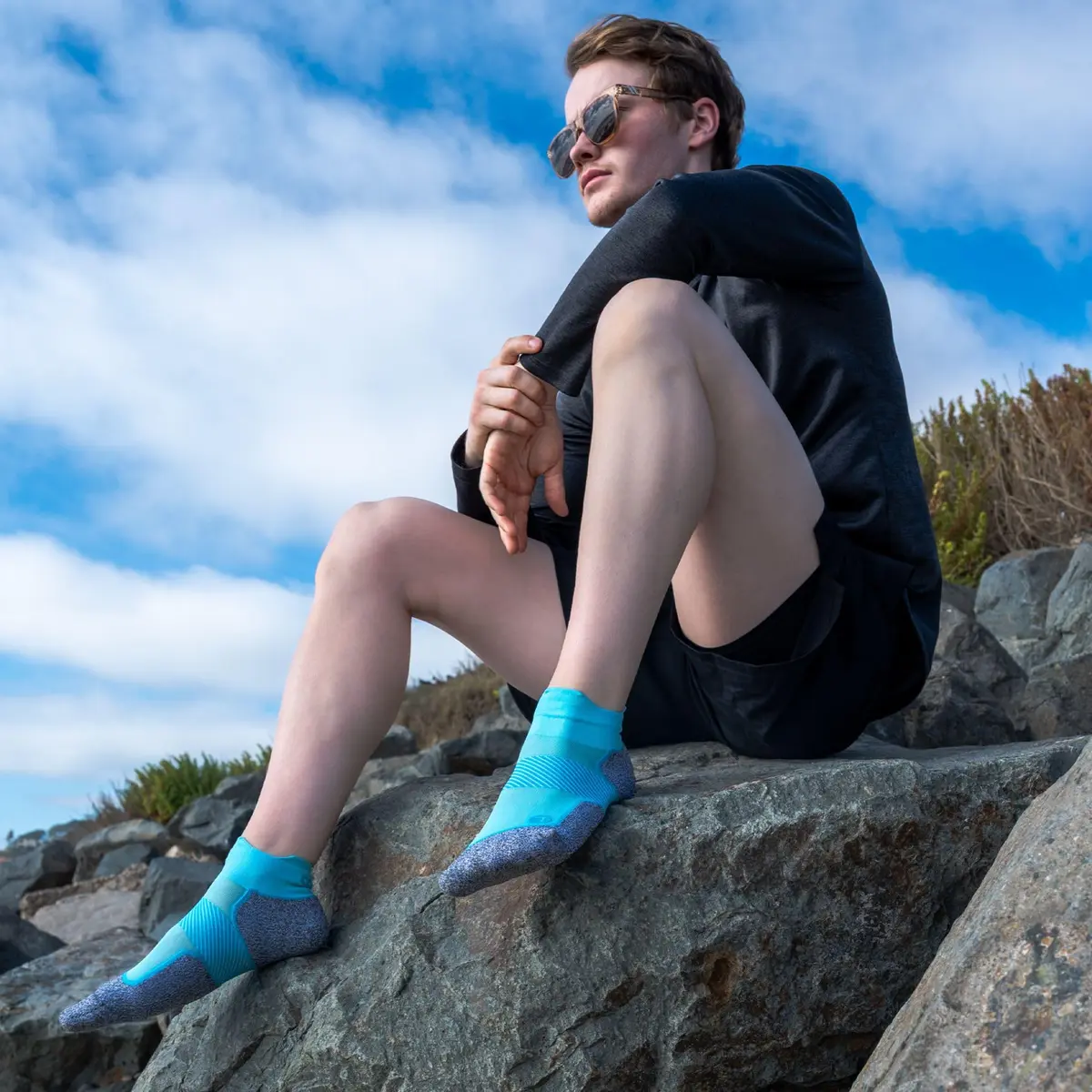 OS1st AC4 Active Comfort Socks Medium (1 Pair) | Blister Protection, Breathable, Light Compression - view 3
