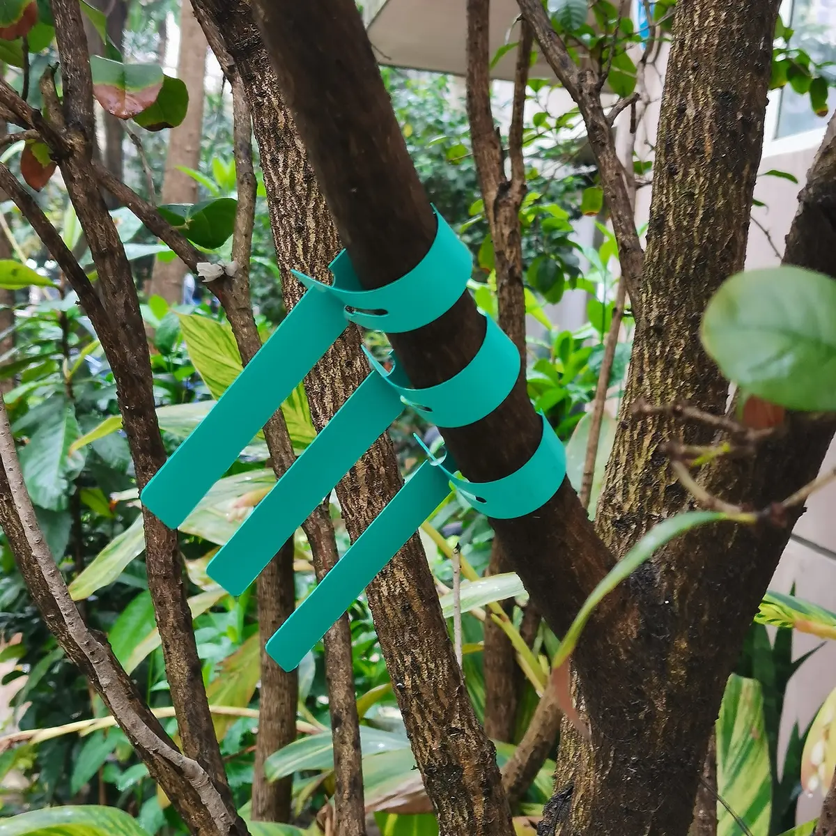 MIHEY Green Plastic Plant Tags with Marker Pen, 2cm x 20cm (0.79" x 7.87") | 200 Pcs Wrap Around Hanging Tree Labels - view 7