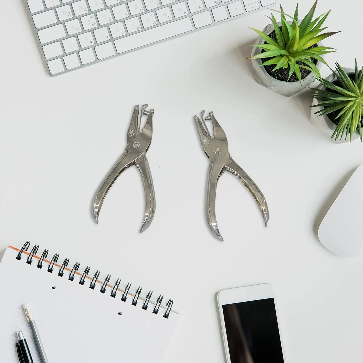 RUIFYRAY Small Single Hole Punch 1/4" & 1/8" Circle Shaped Metal Puncher (2-Pack, Silver) | 8-Sheet Capacity - view 6