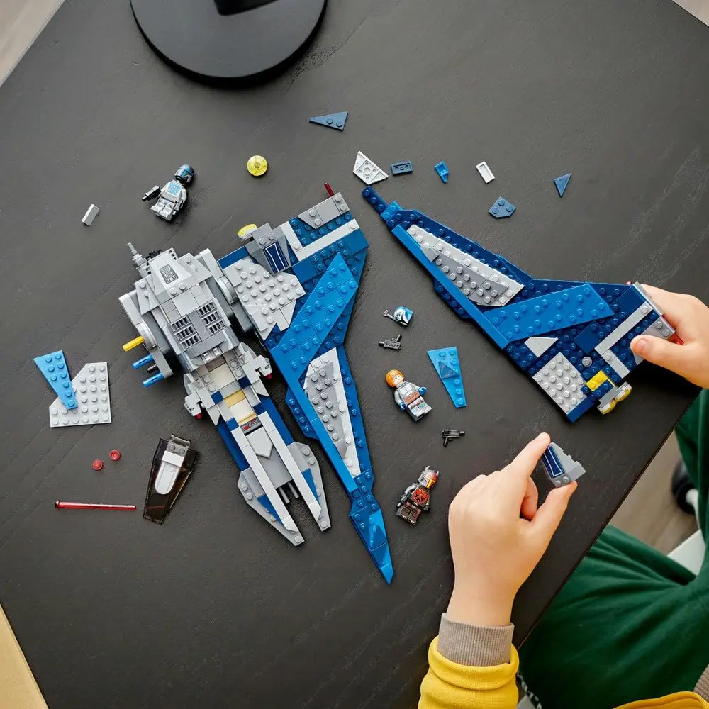 LEGO Star Wars 75316 Mandalorian Starfighter from 9 Years | Fold-out wings, BB-8 Droid, 3 minifigures - view 3