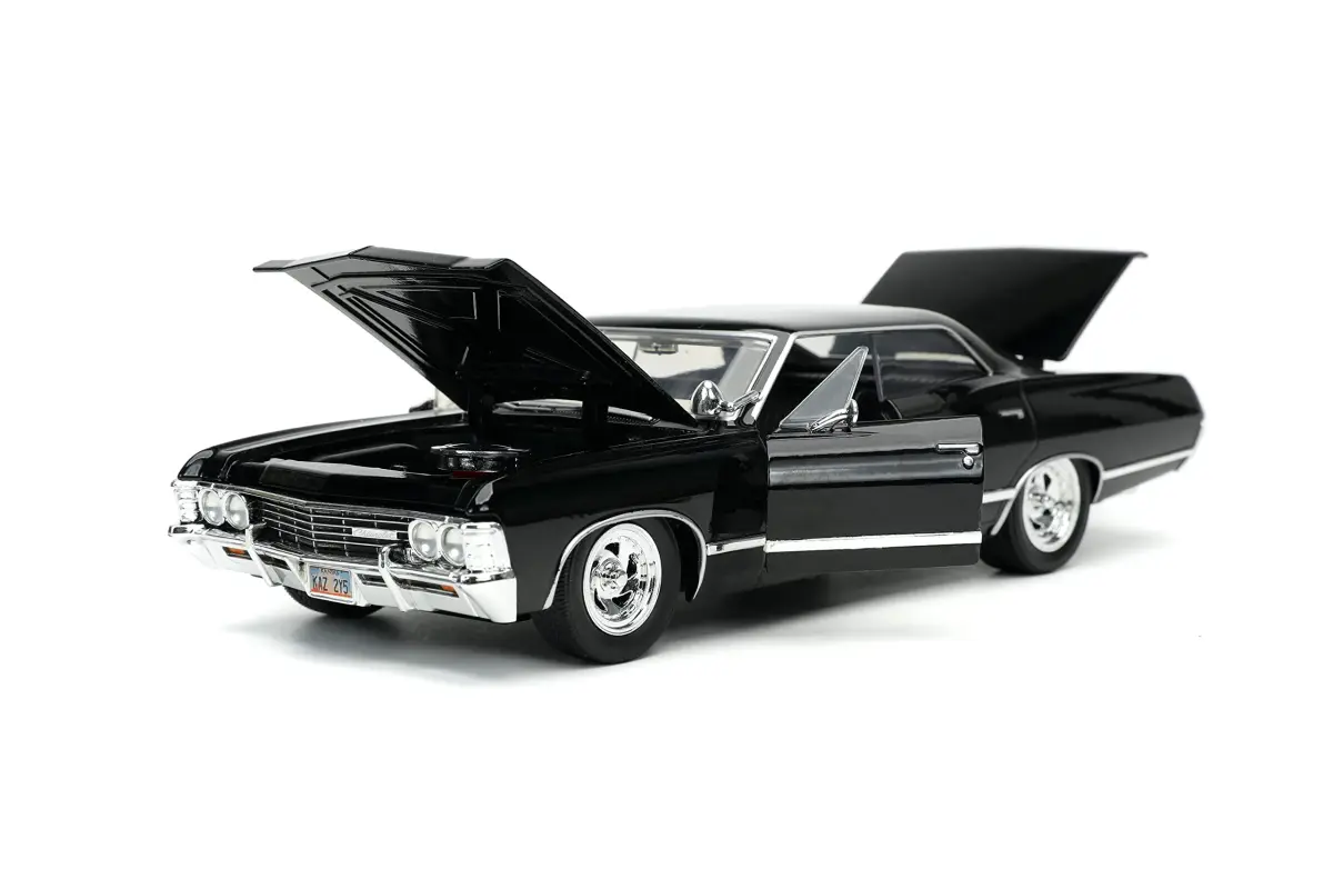 Jada Supernatural 1:24 1967 Chevy Impala Die-cast Car with Dean Winchester Figure | Ages 8+ (20 cm x 15 cm x 8 cm) - view 2