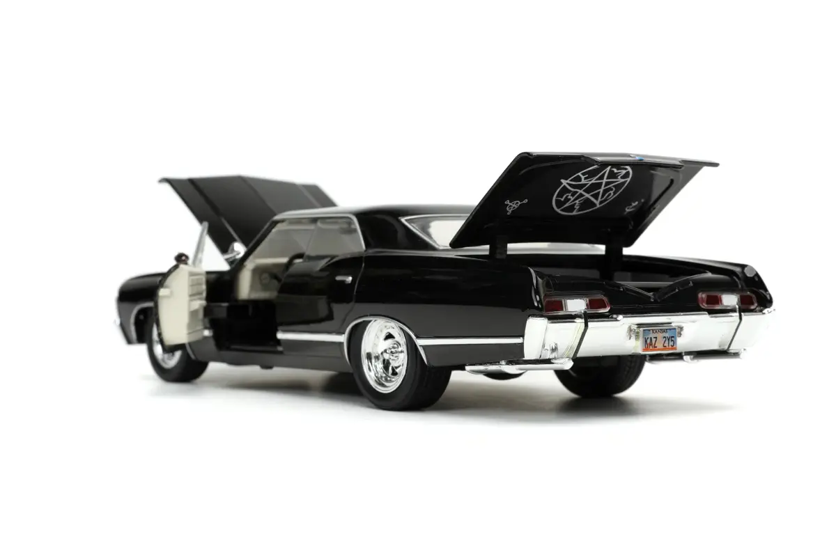 Jada Supernatural 1:24 1967 Chevy Impala Die-cast Car with Dean Winchester Figure | Ages 8+ (20 cm x 15 cm x 8 cm) - view 3