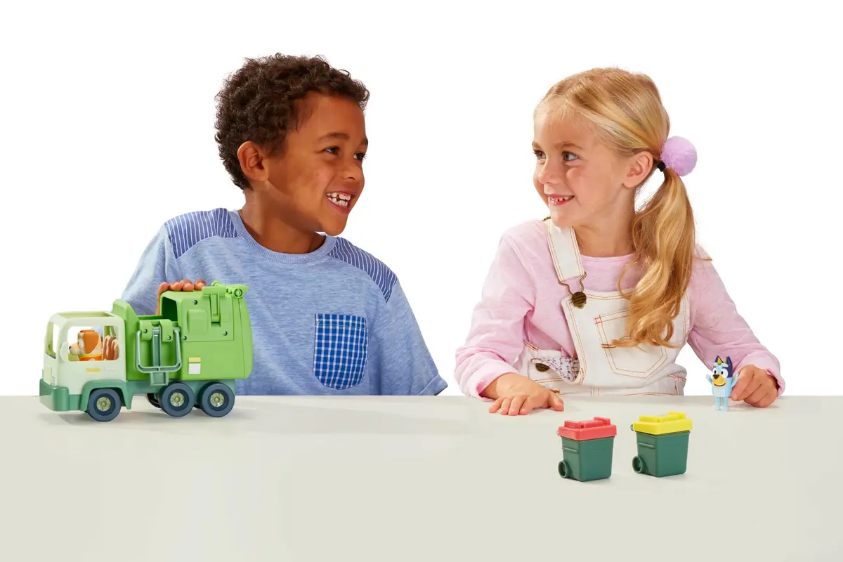 Bluey Garbage Truck - 2.5" Bluey and Bin Man Figures with Playset, Multicolor | ASTM-Tested Toy Playset for Kids 3-6 - view 2