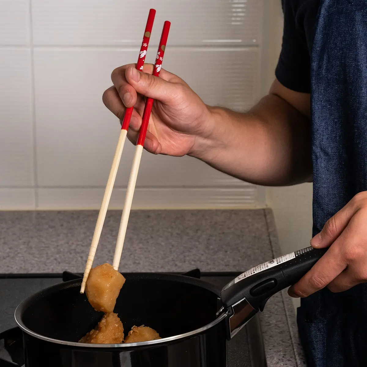 Tanaka Hashi Long Japanese Cooking Chopsticks 33 cm (13 inch) | Anti-Slip Tip for Frying & Serving - view 4