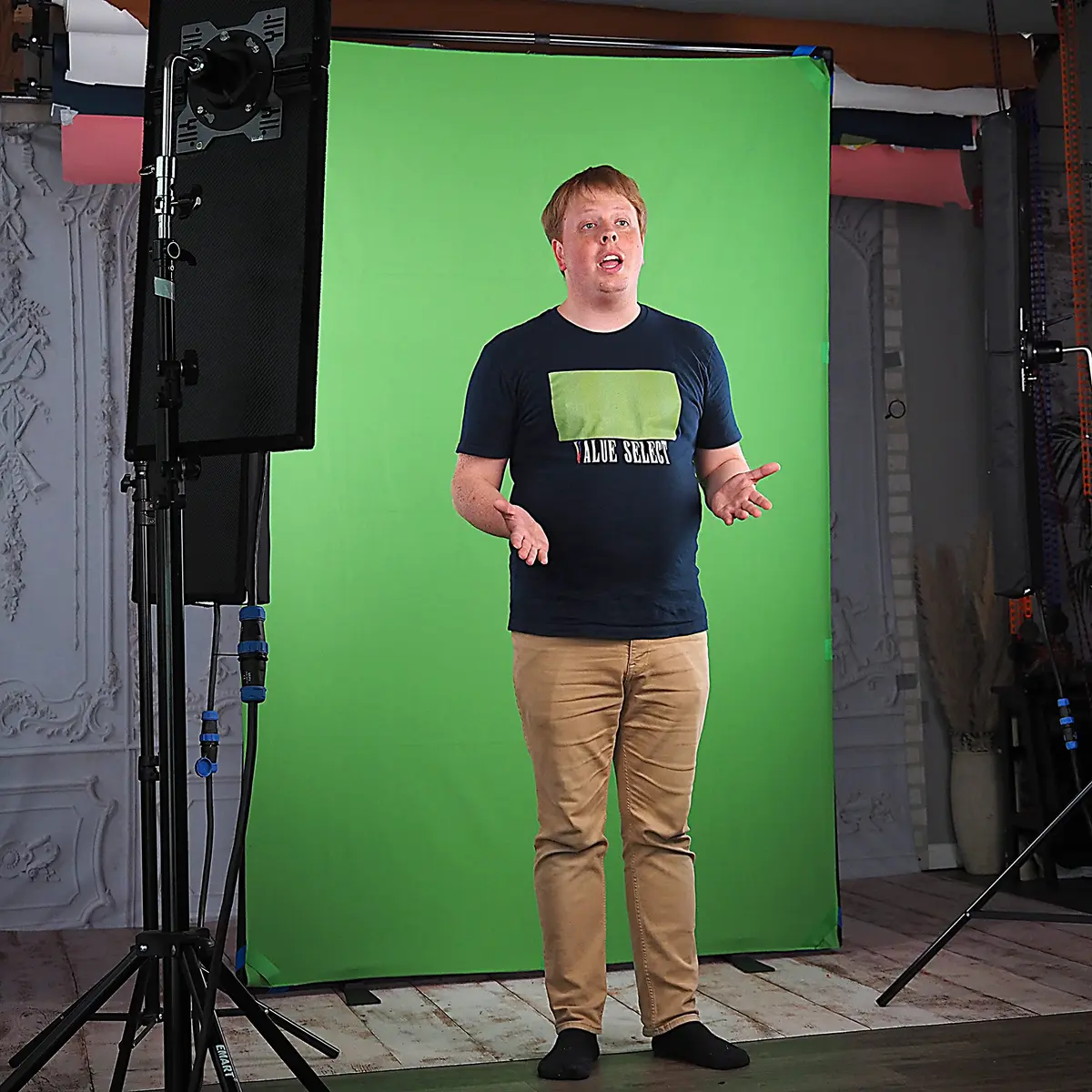 Fotodiox Complete Portable Background Kit 5x5ft | Wrinkle-Free Blue/Green Backdrop with Rigid Frame - view 7
