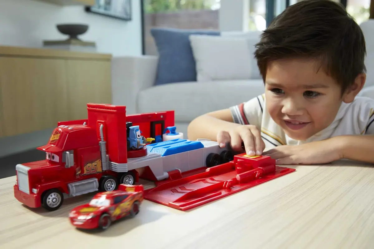 Mattel Disney and Pixar Cars Transforming Mack Playset | 2-in-1 Toy Truck & Tune-Up Station with Launcher, Lift & More - view 8