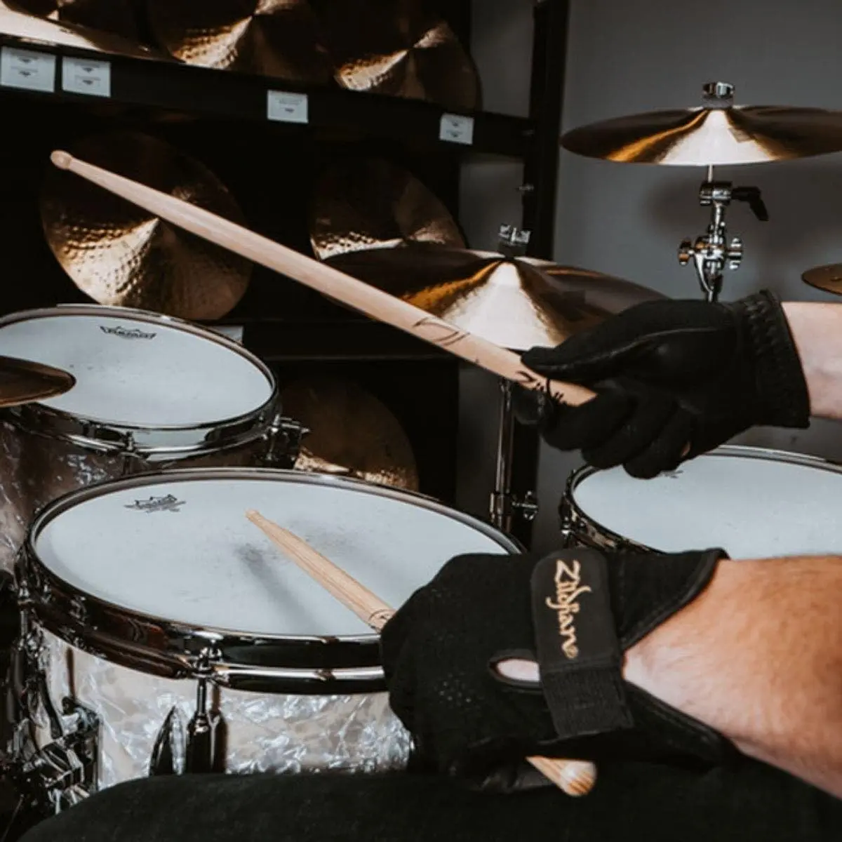 Zildjian Touchscreen Drummers' Gloves Large | Ventilated Lambskin Grip & Tech Compatibility - view 2