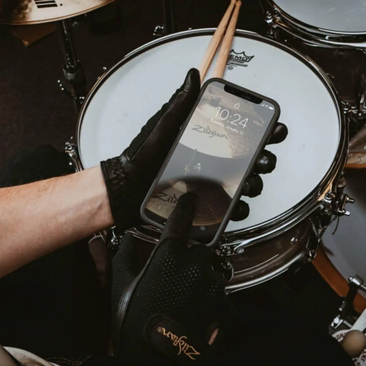 Zildjian Touchscreen Drummers' Gloves Large | Ventilated Lambskin Grip & Tech Compatibility - view 3