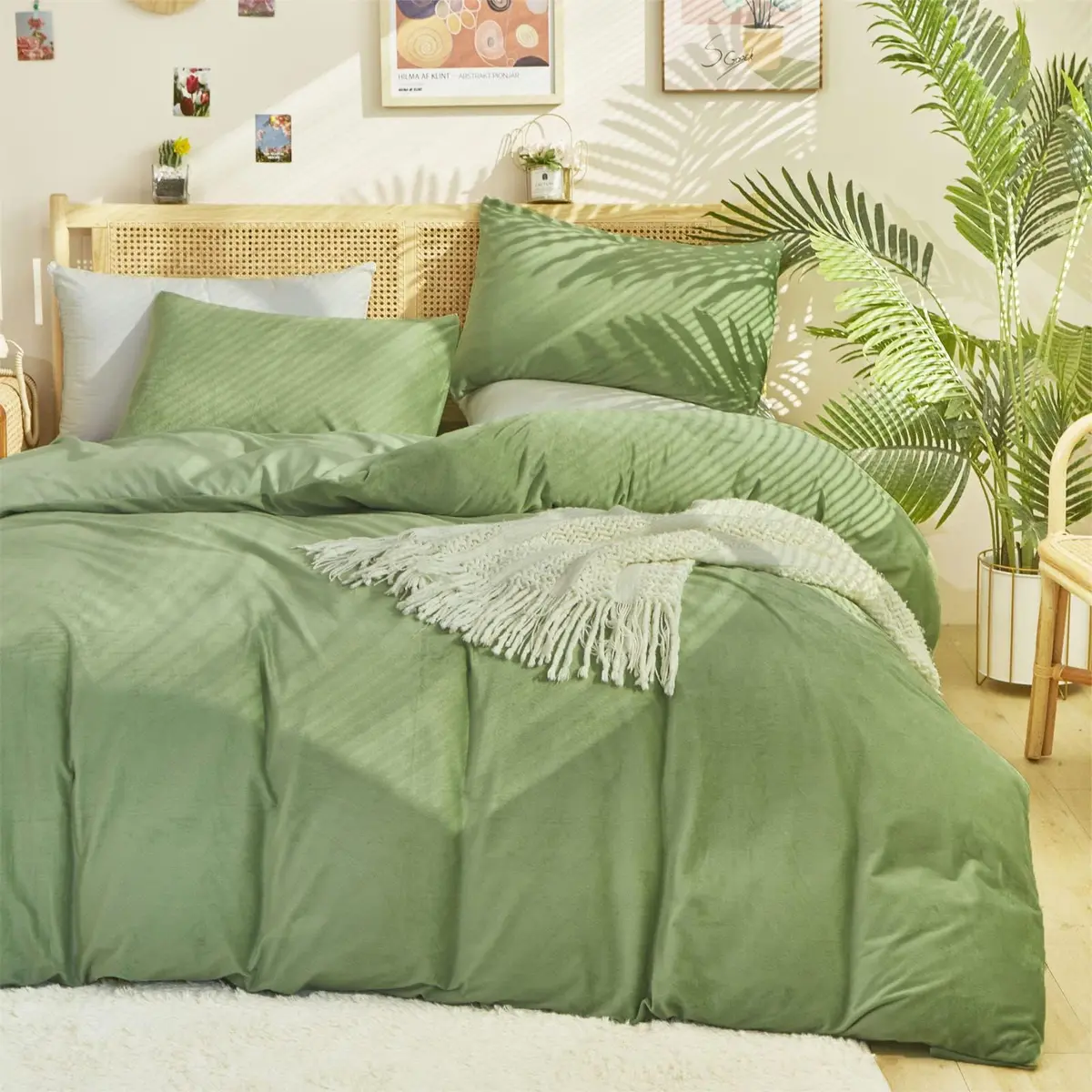 Luxlovery Sage Green Velvet Comforter Queen Set | Light Green Plush Bedding with Sherpa & Flannel (90x90 in) - view 7