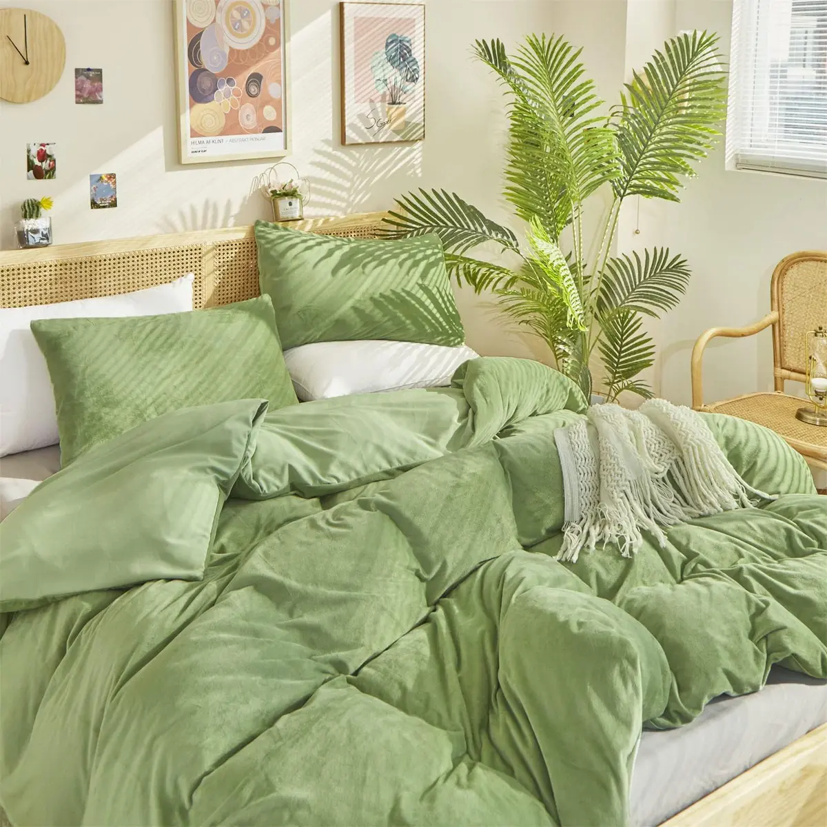 Luxlovery Sage Green Velvet Comforter Queen Set | Light Green Plush Bedding with Sherpa & Flannel (90x90 in) - view 5