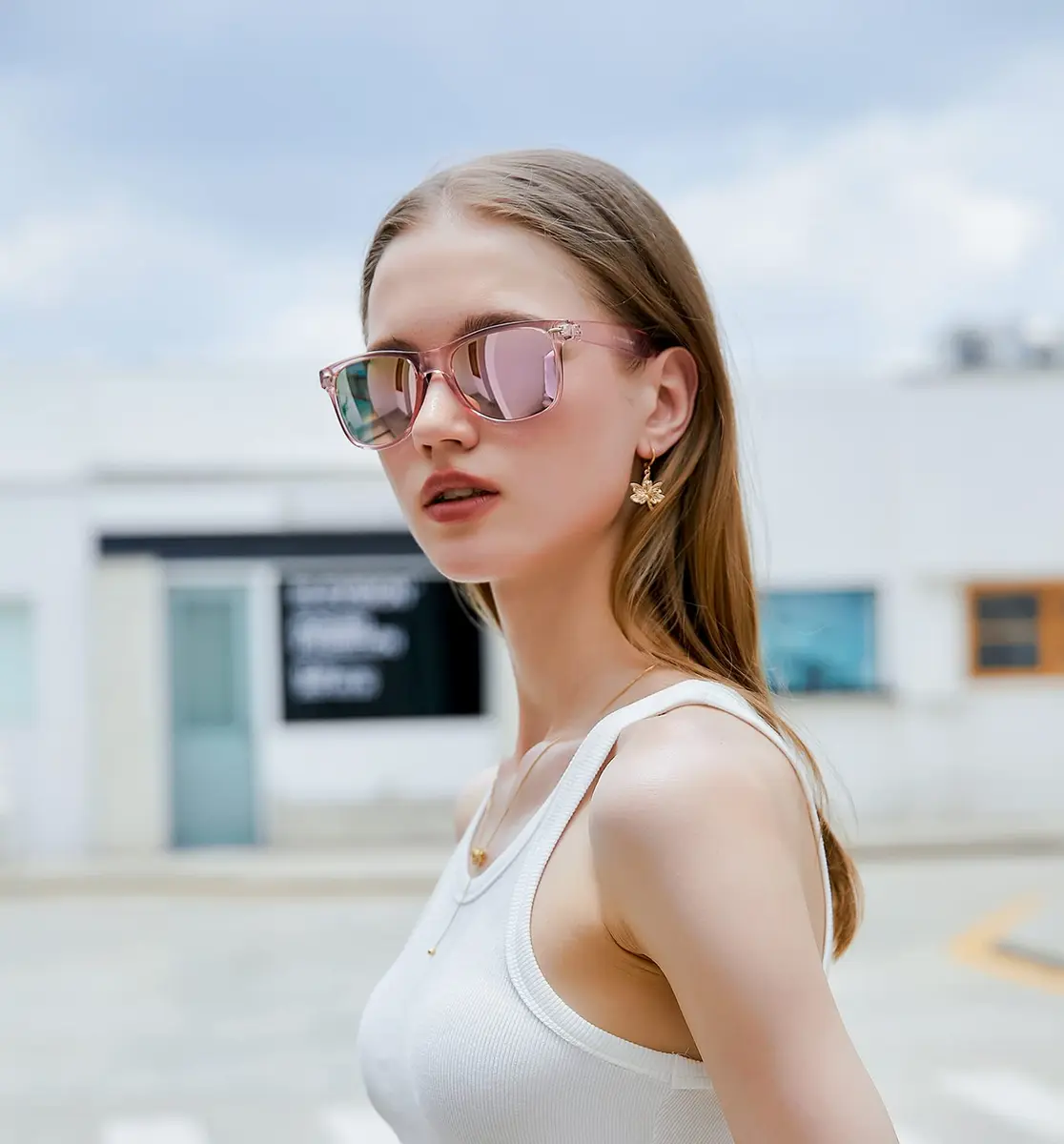 FEISEDY Women's Retro Polarized Sunglasses Classic 80s Style with UV400 Protection | Pink Frame & Pink Mirror Lens (54mm) - view 4