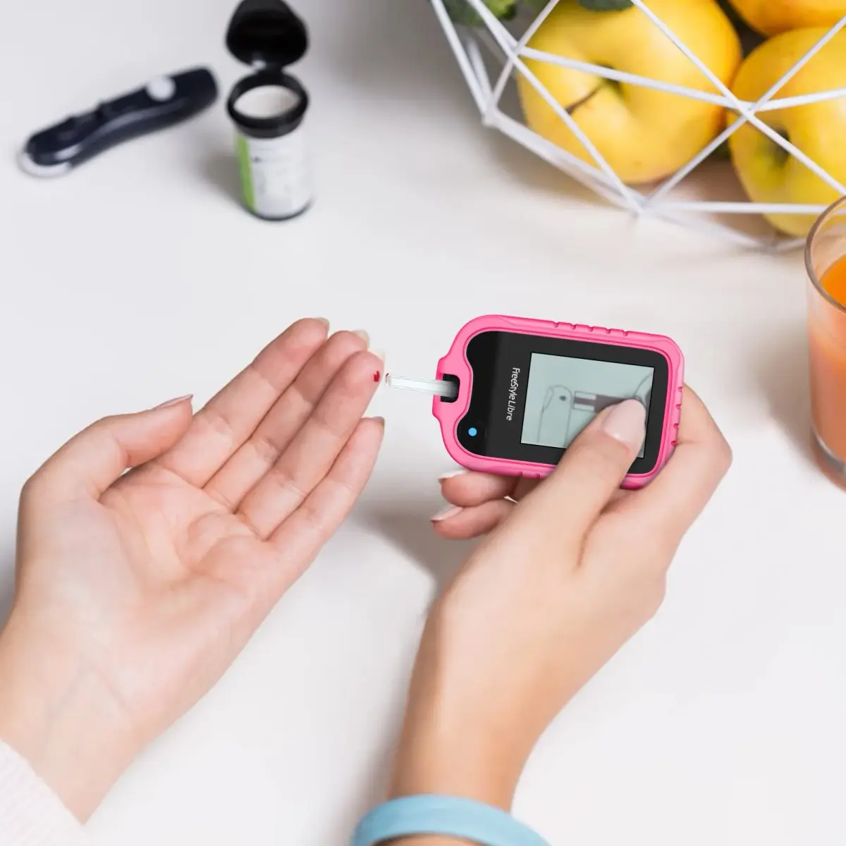 MEDMAX Silicone Case for Freestyle Libre 3 2 / Reader, Magenta | Protects Insulin Pump from Damage - view 6